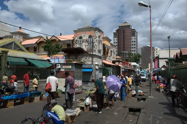 Port Louis: market, Aapravasi Ghat & Caudan